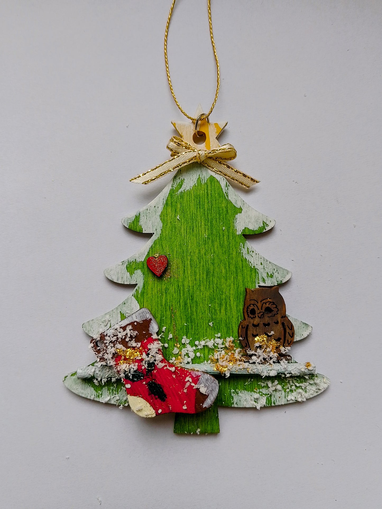 Verschneiter Christbaum